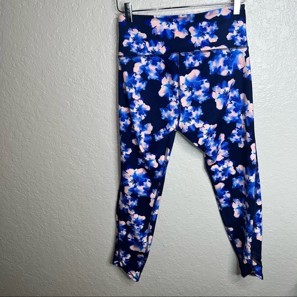 BNWOT Old Navy Active Go-Dry Flower Print Leggings/ Mesh detail - Picture 6 of 7